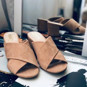 Block Heel Mule Sandal NWOT Size 7.5 ✨